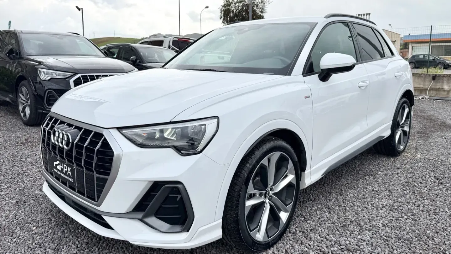 Audi Q3 2.0TDI quattro S-LINE NAVI LED CERCHI 20 PELLE RETROCAMERA