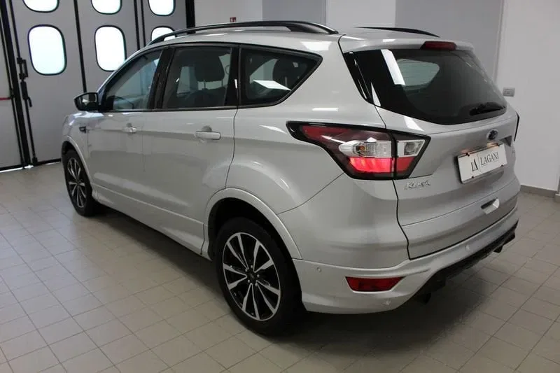 Ford Kuga 2.0 TDCI 150 CV S&S AWD ST-Line foto 6