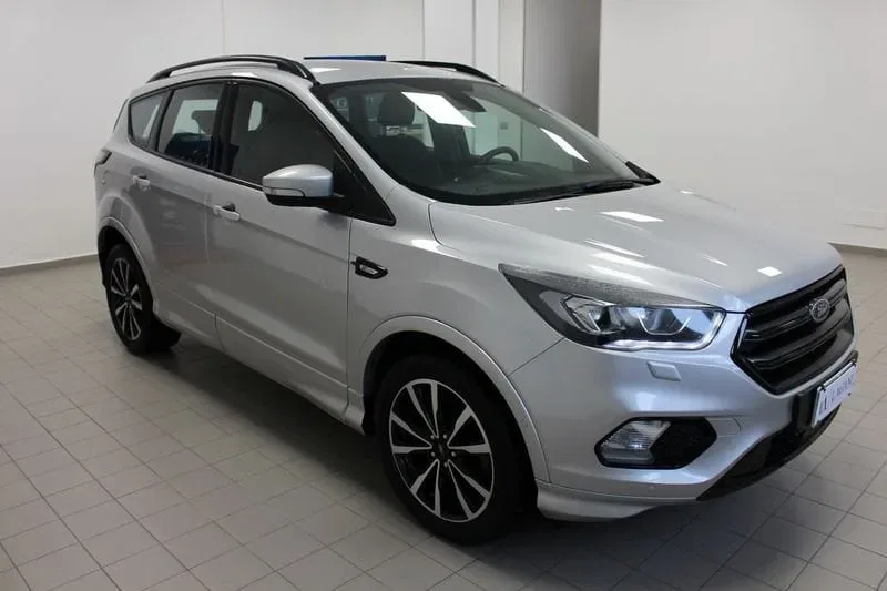 Ford Kuga 2.0 TDCI 150 CV S&S AWD ST-Line foto 3