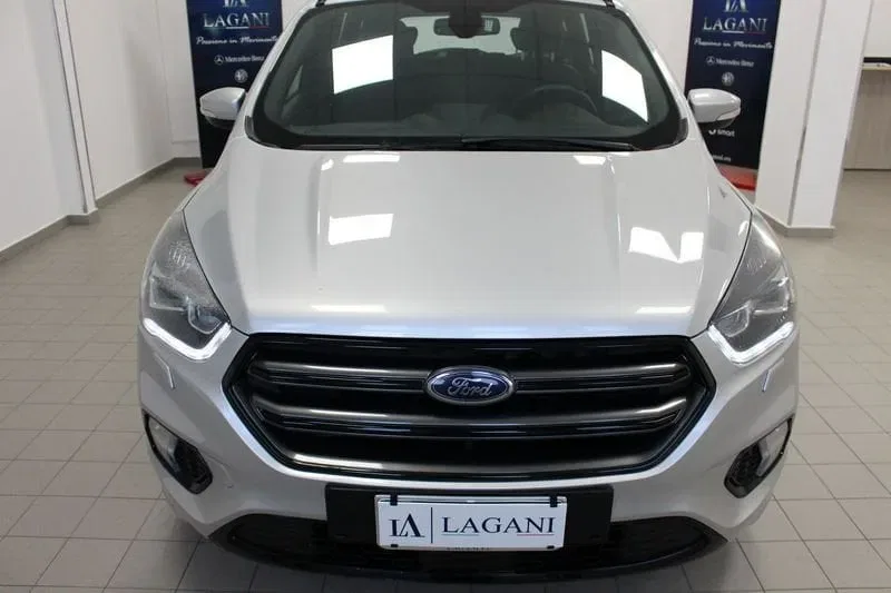 Ford Kuga 2.0 TDCI 150 CV S&S AWD ST-Line foto 2