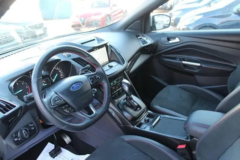 Ford Kuga 2.0 TDCI 150 CV S&S AWD ST-Line foto 7