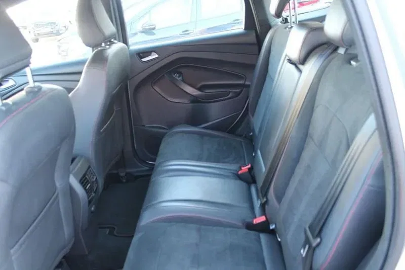 Ford Kuga 2.0 TDCI 150 CV S&S AWD ST-Line foto 9