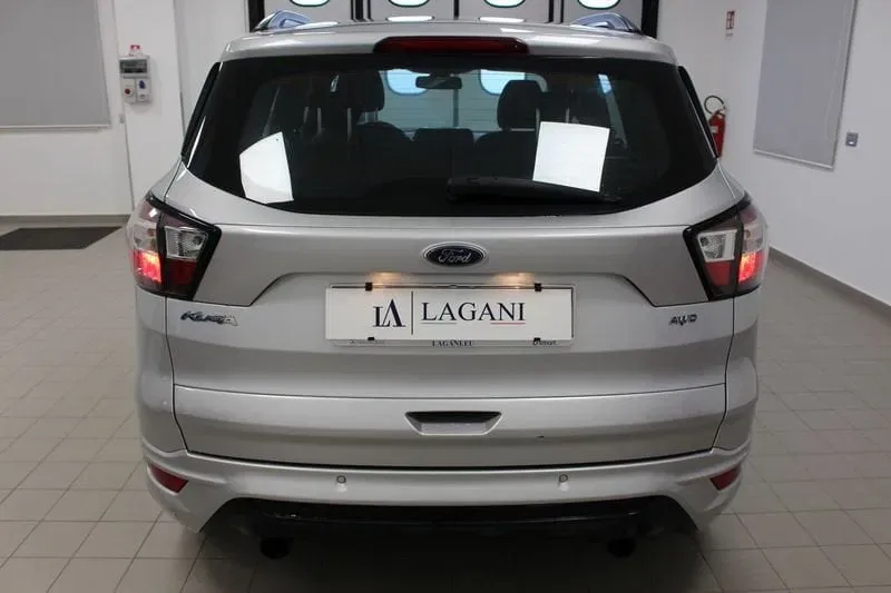 Ford Kuga 2.0 TDCI 150 CV S&S AWD ST-Line foto 5