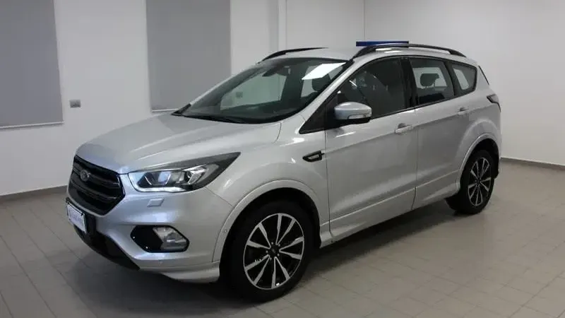 Ford Kuga 2.0 TDCI 150 CV S&S AWD ST-Line