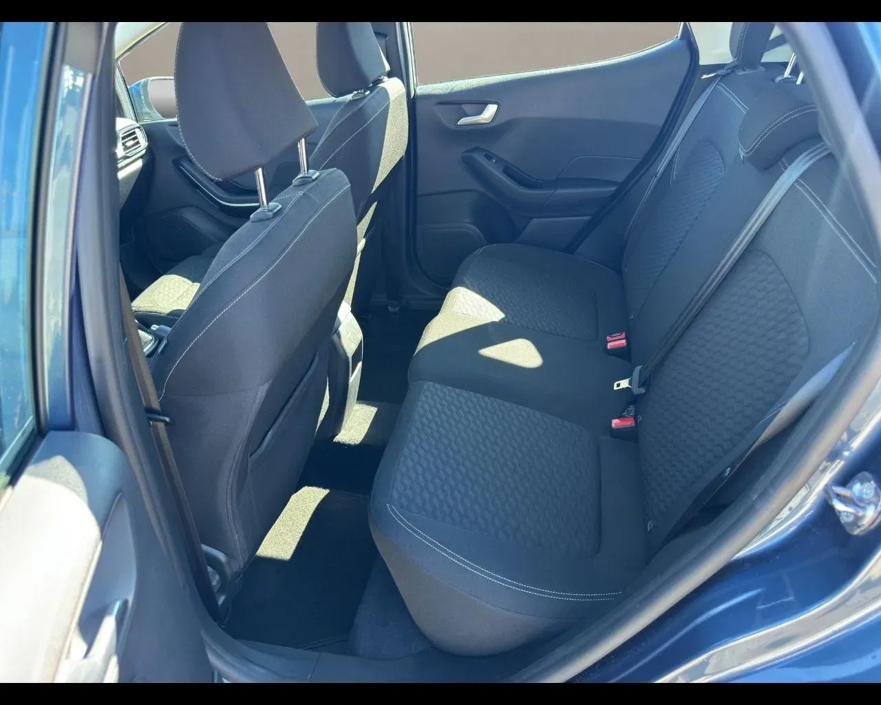 Ford Fiesta 1.0 Ecoboost Hybrid 125 CV 5 porte Titanium foto 16