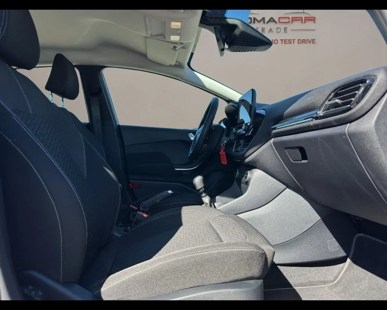 Ford Fiesta 1.0 Ecoboost Hybrid 125 CV 5 porte Titanium foto 17