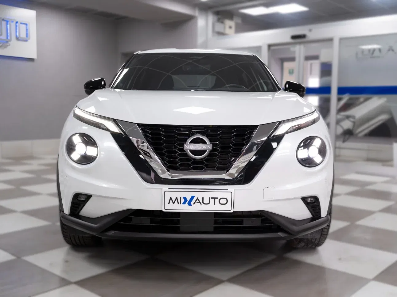 Nissan Juke 1.0 DIG-T N-Connecta 114CV DCT foto 2