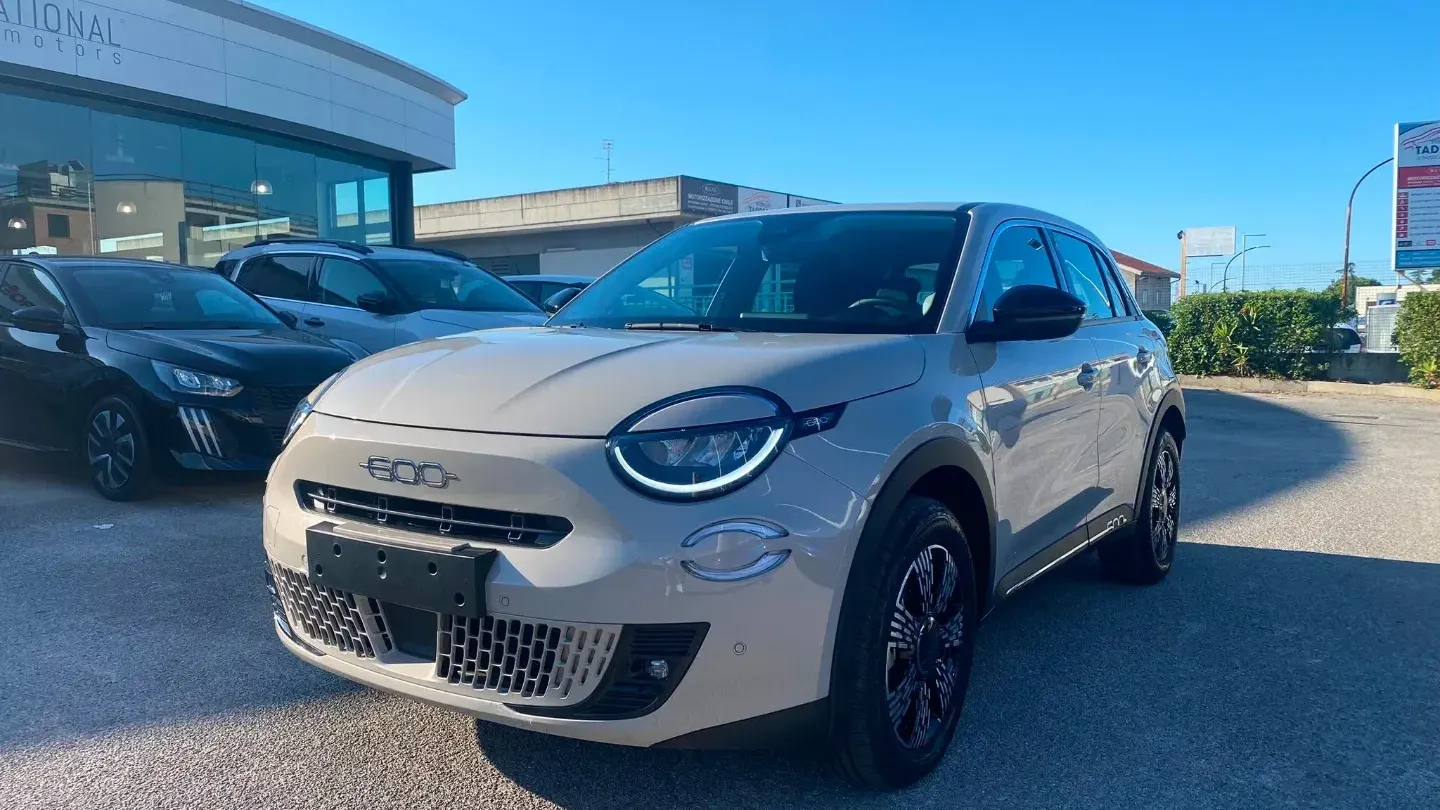 Fiat 600 Hybrid 145 CV DCT MHEV Icon
