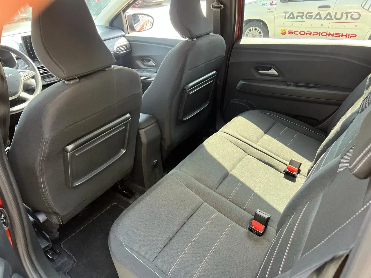Dacia Jogger 1.0 tce Extreme Gpl 100cv foto 10