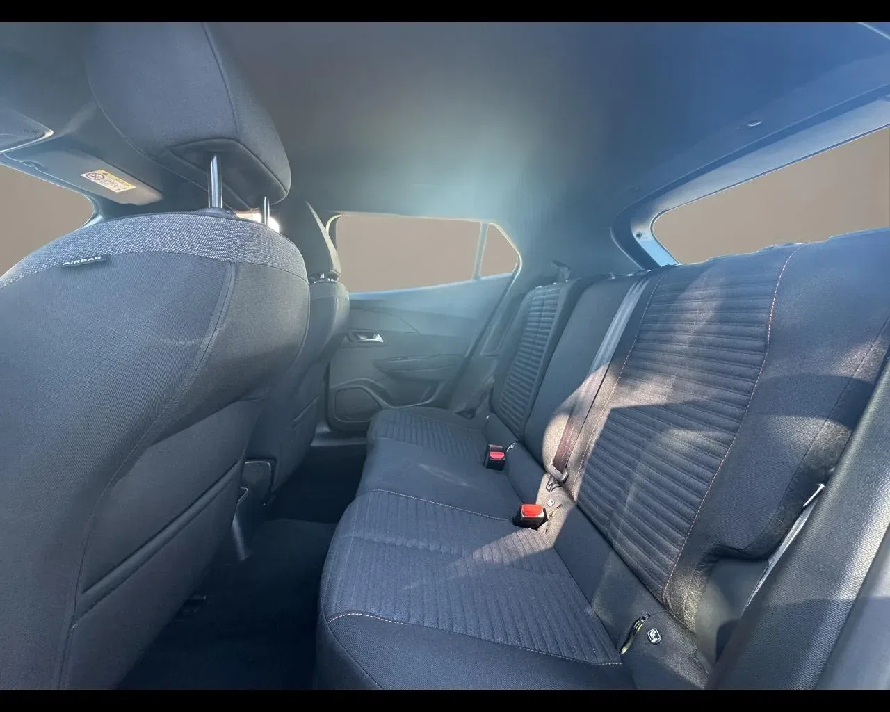 Peugeot 2008 PureTech 100 S&S Allure foto 9