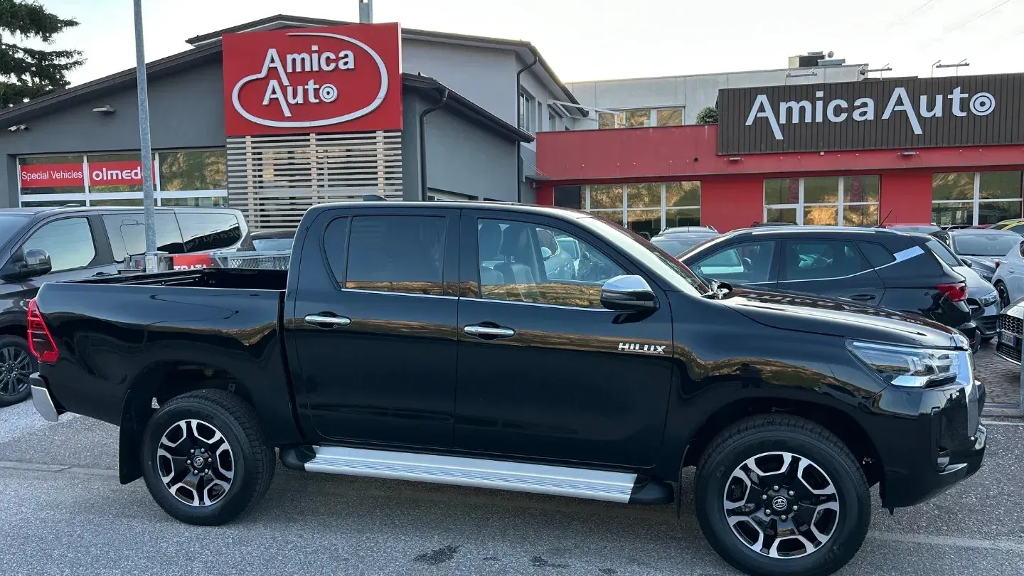Toyota Hilux 2.8 D A/T 4WD 4p. DC Executive