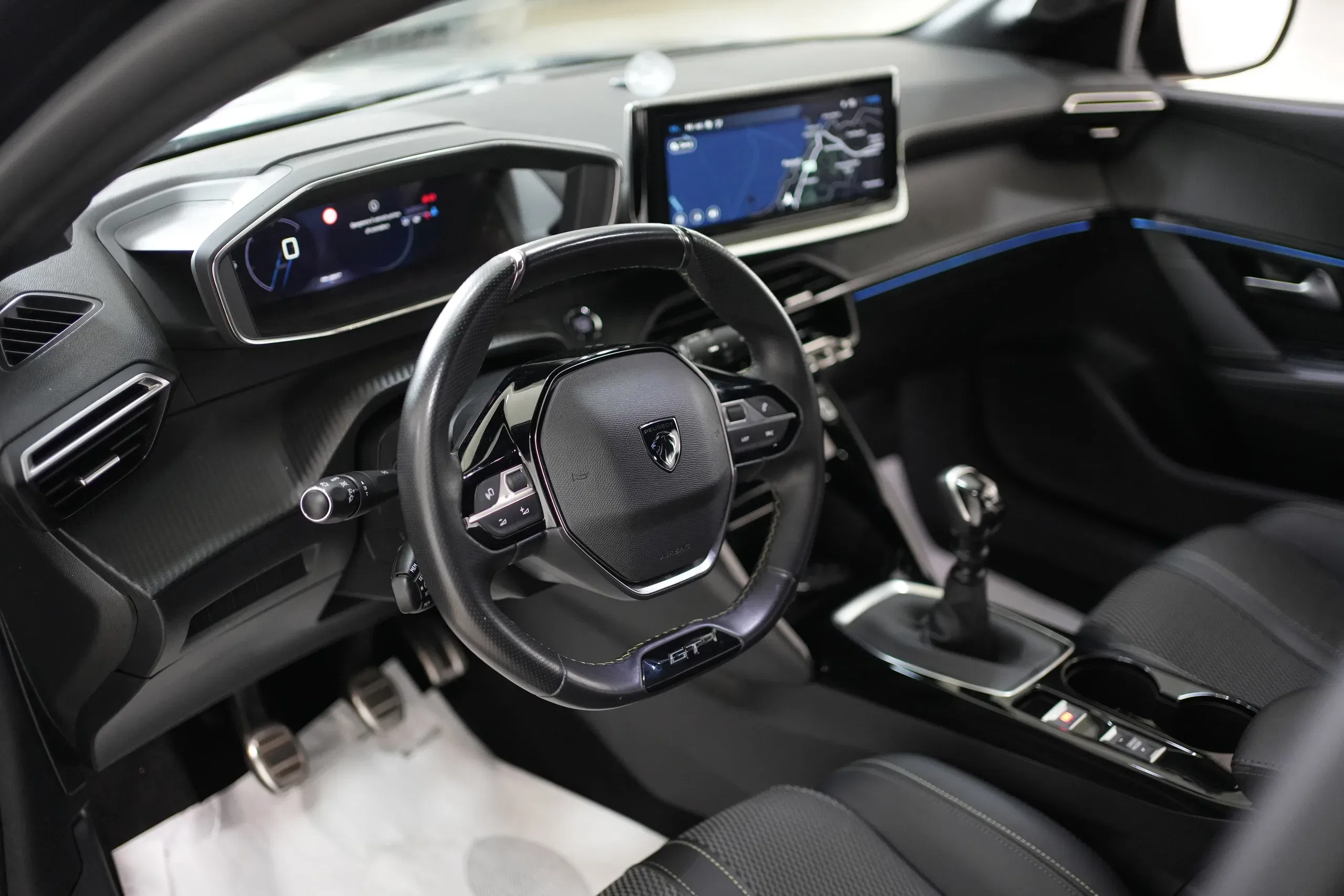 Peugeot 208 PureTech 100 Stop&Start 5 porte GT foto 4