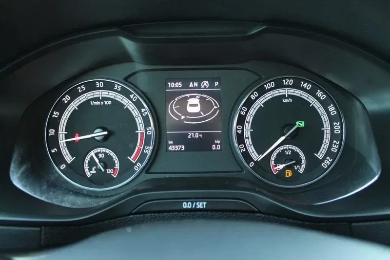 Skoda Karoq 1.6 TDI SCR DSG Executive foto 10