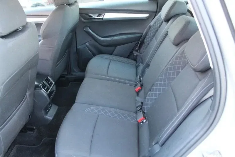 Skoda Karoq 1.6 TDI SCR DSG Executive foto 9