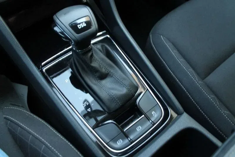Skoda Karoq 1.6 TDI SCR DSG Executive foto 16