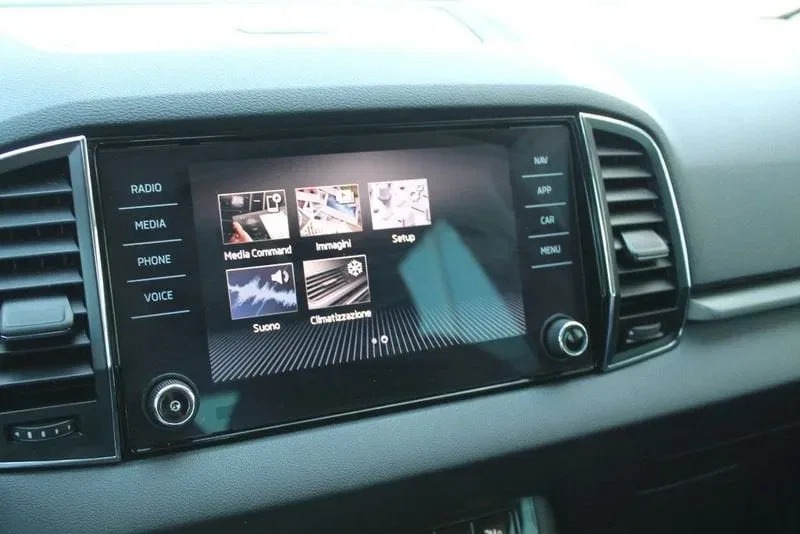 Skoda Karoq 1.6 TDI SCR DSG Executive foto 23