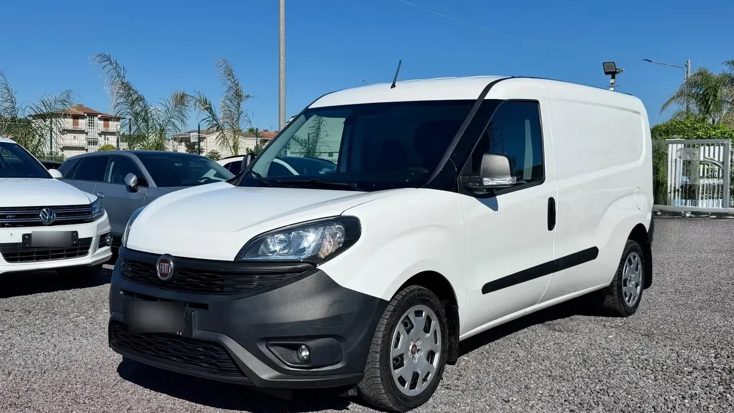 Fiat Doblò 1.6 MJT 120CV MAXI 3 POSTI NAVI RETROCAMERA CLIMA AUTOMATICO