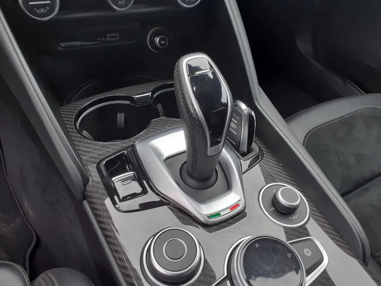 Alfa Romeo Giulia PROMO RITIRO FINO Euro 5 2.9 T V6 AT8 Quadrifoglio foto 17