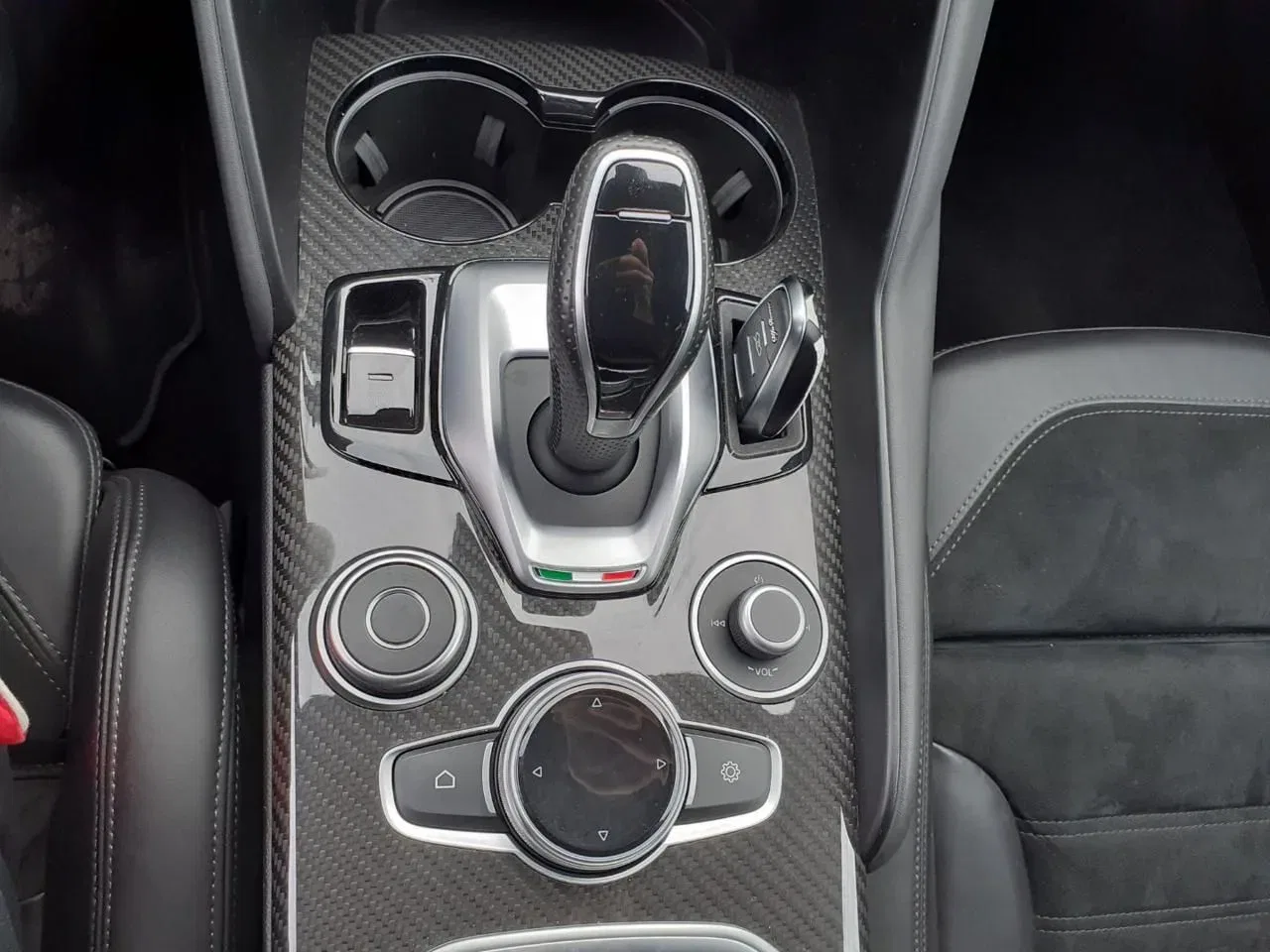 Alfa Romeo Giulia PROMO RITIRO FINO Euro 5 2.9 T V6 AT8 Quadrifoglio foto 35