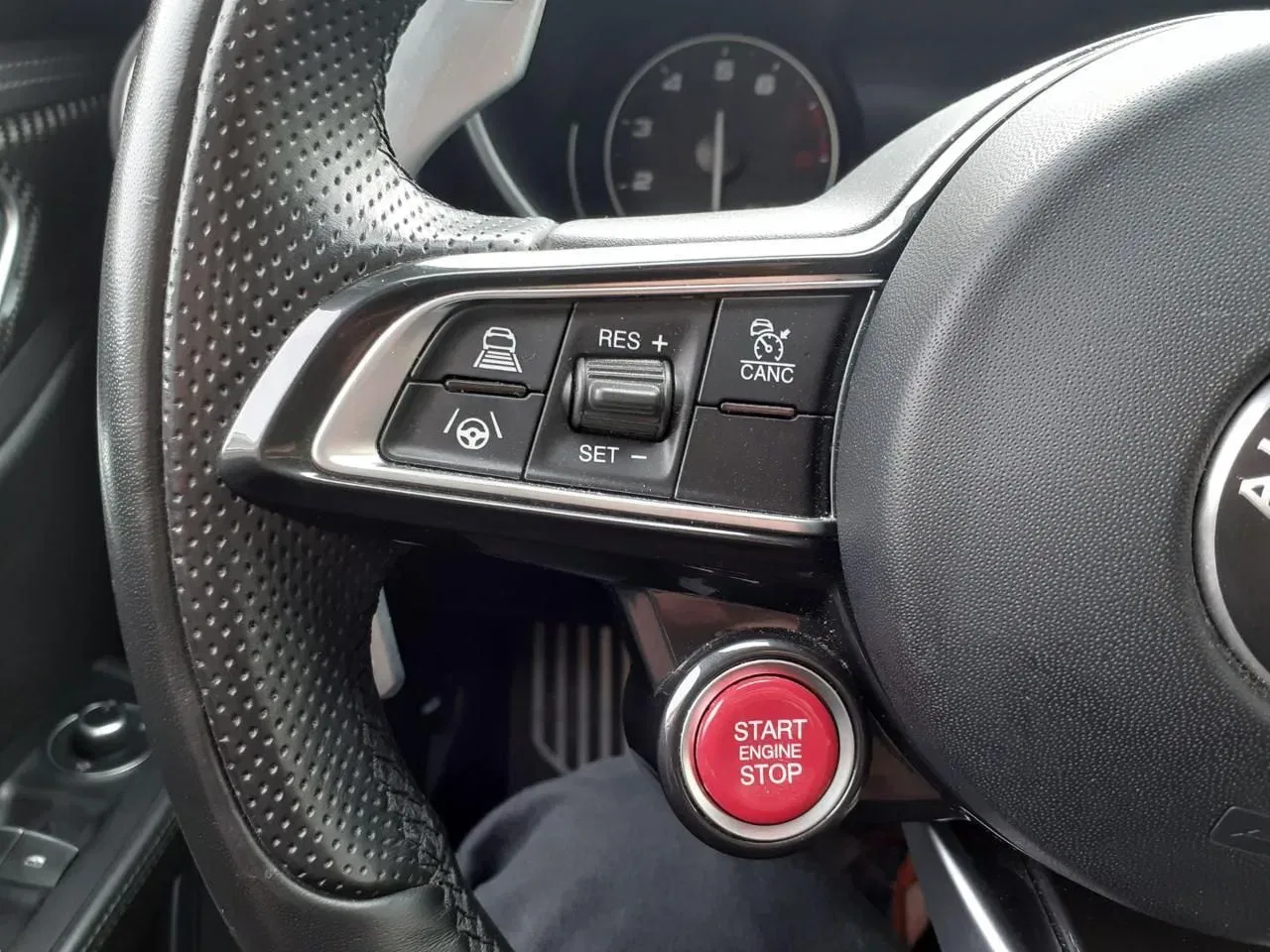 Alfa Romeo Giulia PROMO RITIRO FINO Euro 5 2.9 T V6 AT8 Quadrifoglio foto 36