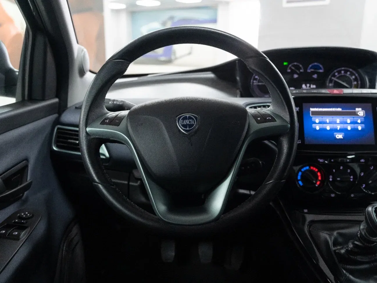 Lancia Ypsilon 1.0 Firefly Hybrid Gold Plus 70CV 5 Porte foto 12