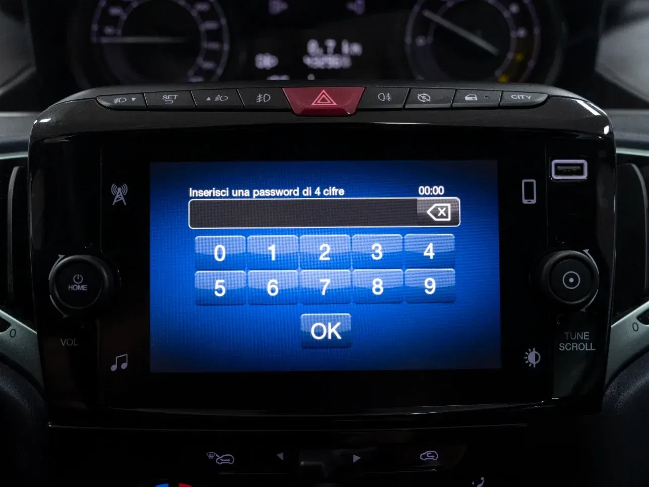 Lancia Ypsilon 1.0 Firefly Hybrid Gold Plus 70CV 5 Porte foto 16