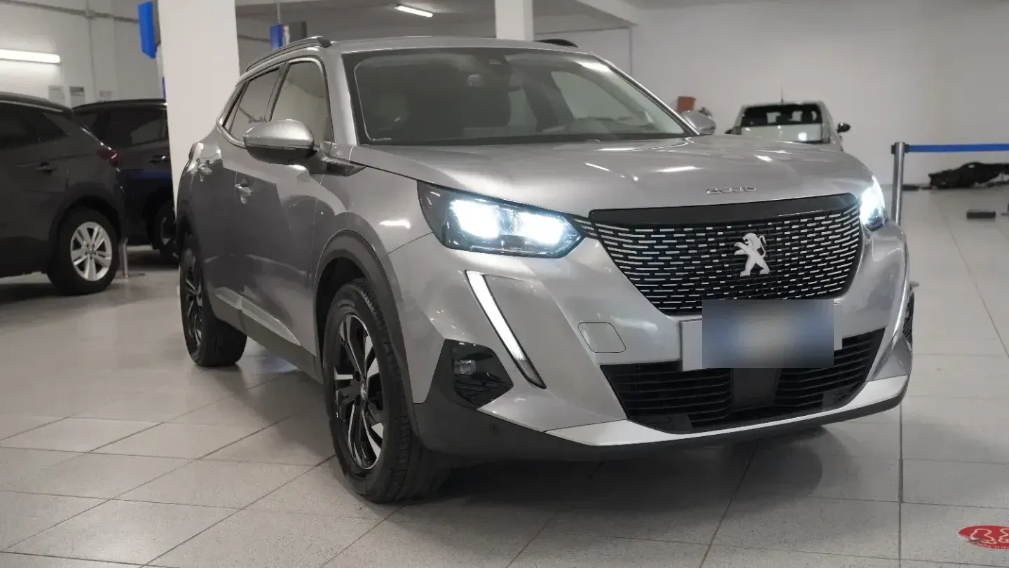 Peugeot 2008 PureTech 130 S&S Allure Navi Pack