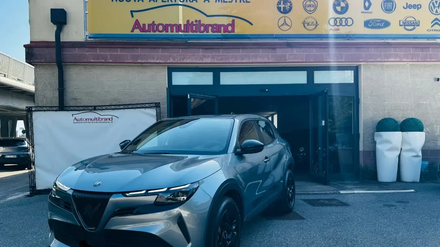 Alfa Romeo Junior 1.2 136 CV Hybrid eDCT6 Speciale