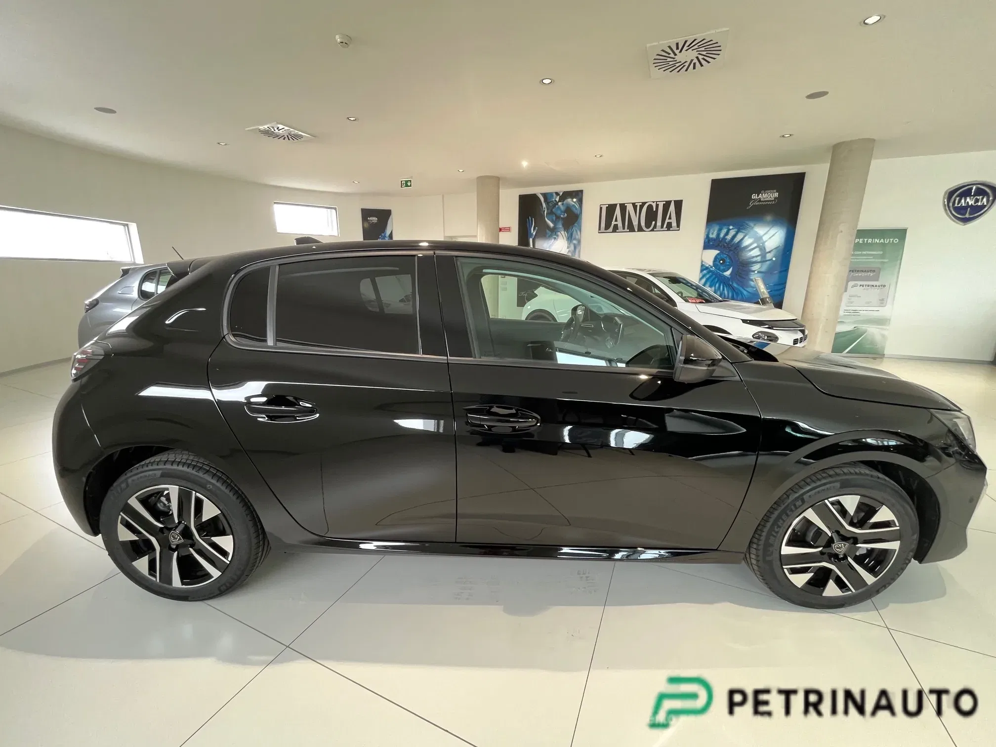 Peugeot 208 1.2 Allure s&s 100cv KM0 VISION & NAVI PACK + ACCESS PACK foto 5