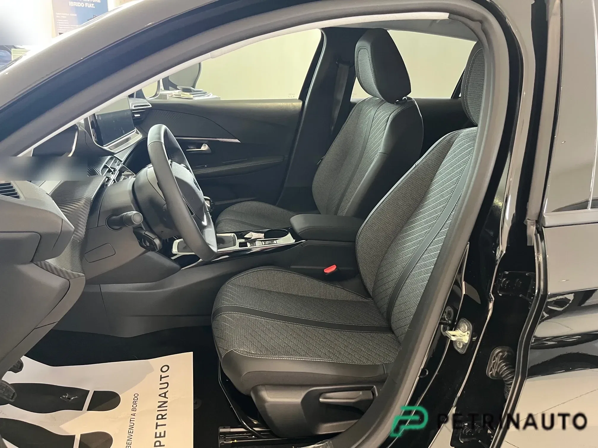 Peugeot 208 1.2 Allure s&s 100cv KM0 VISION & NAVI PACK + ACCESS PACK foto 10