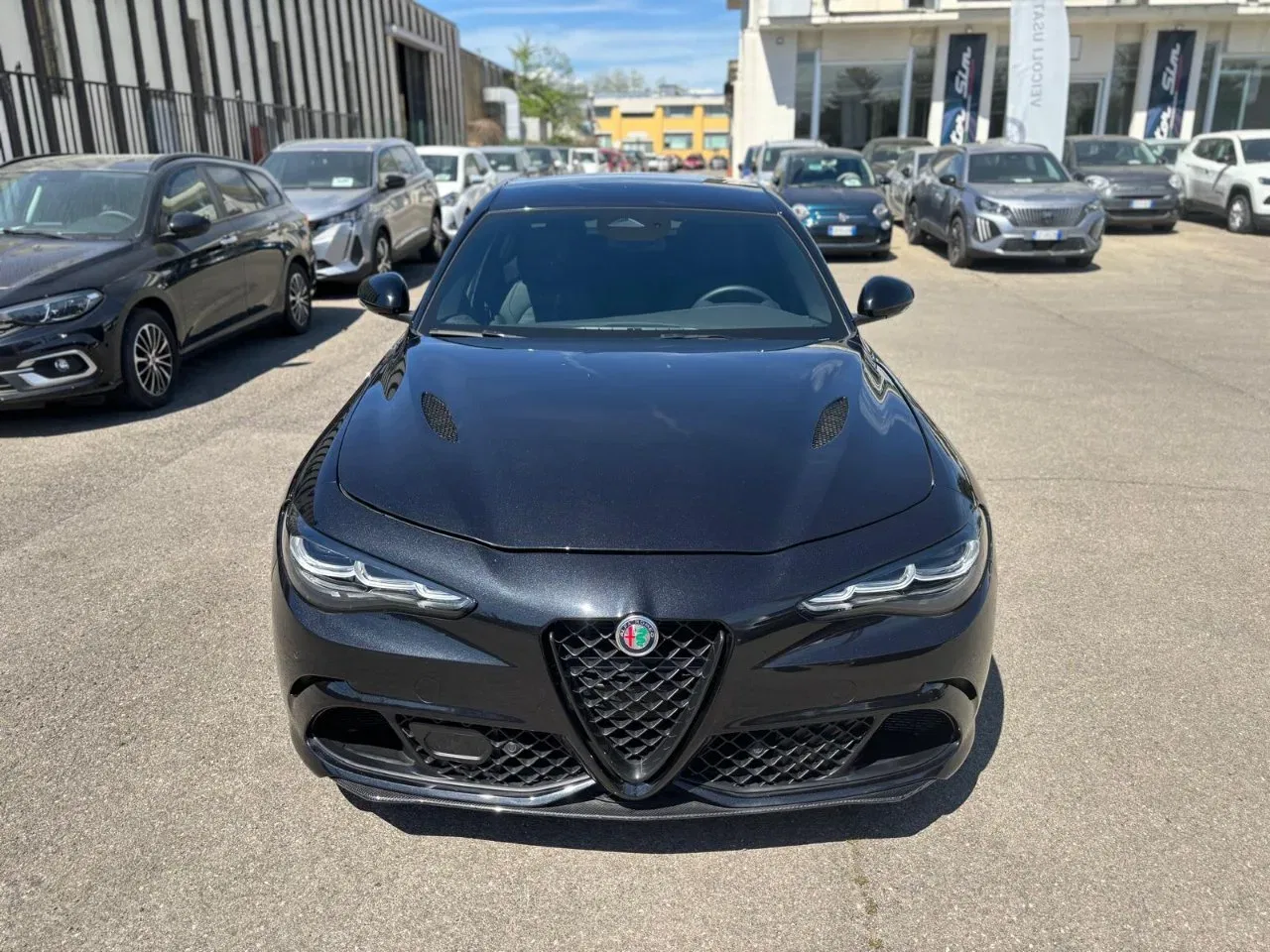 Alfa Romeo Giulia 2.9 V6 Quadrifoglio 520cv auto foto 2