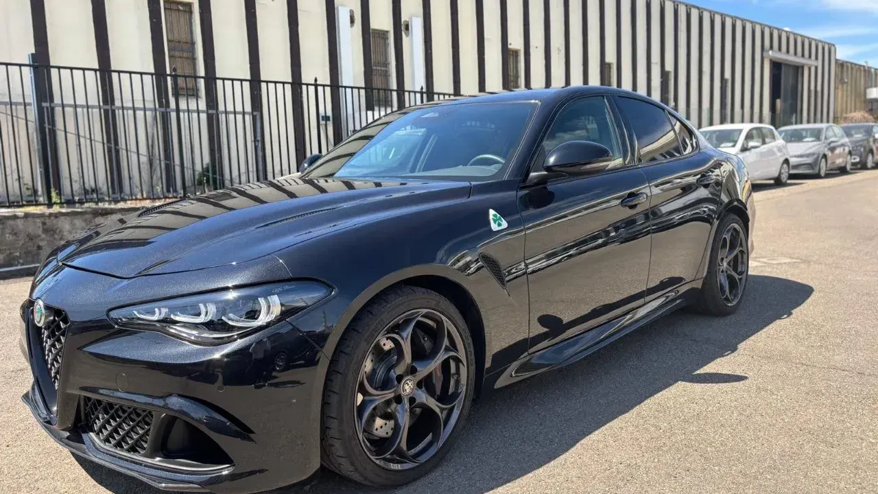 Alfa Romeo Giulia 2.9 V6 Quadrifoglio 520cv auto