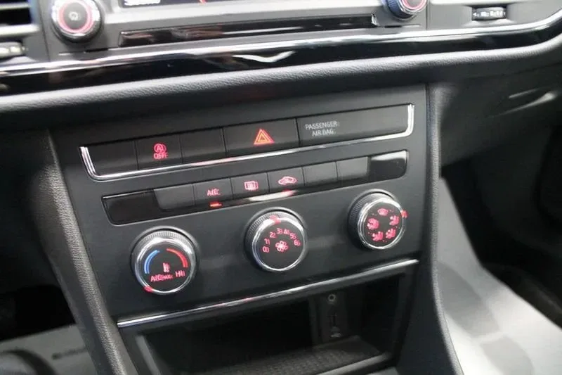 SEAT Leon 1.6 TDI 110CV Style foto 15