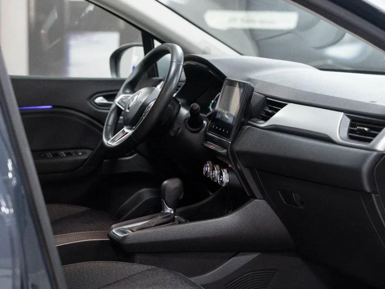 Renault Captur 1.6 E-Tech Full Hybrid Techno 145CV Auto foto 17