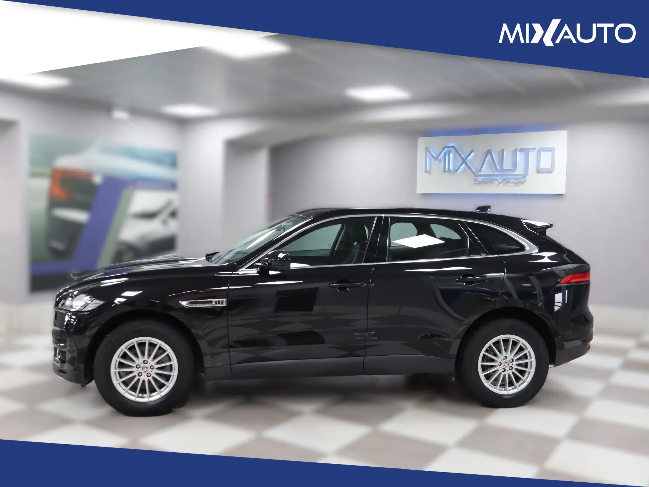 Jaguar F-Pace 2.0D I4 Pure AWD 180CV Auto foto 6
