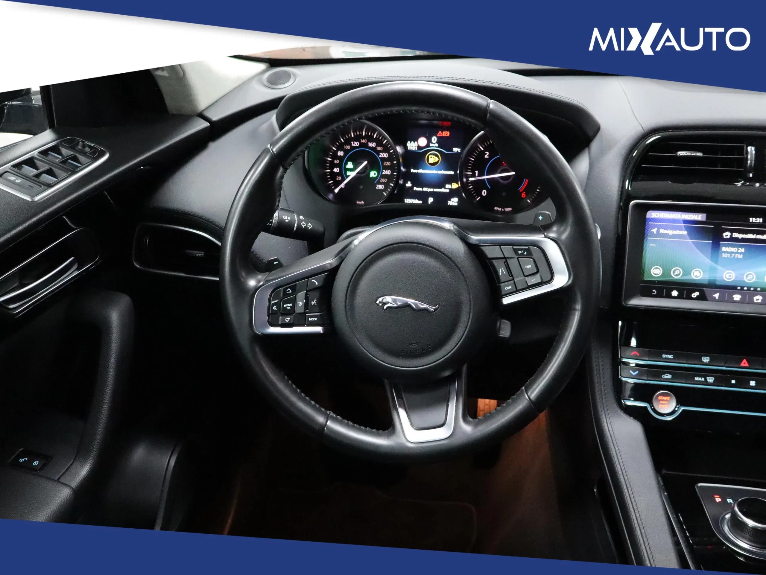 Jaguar F-Pace 2.0D I4 Pure AWD 180CV Auto foto 12