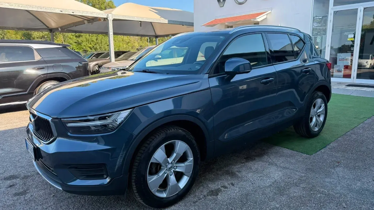 Volvo XC40 T2 Geartronic Momentum Pro