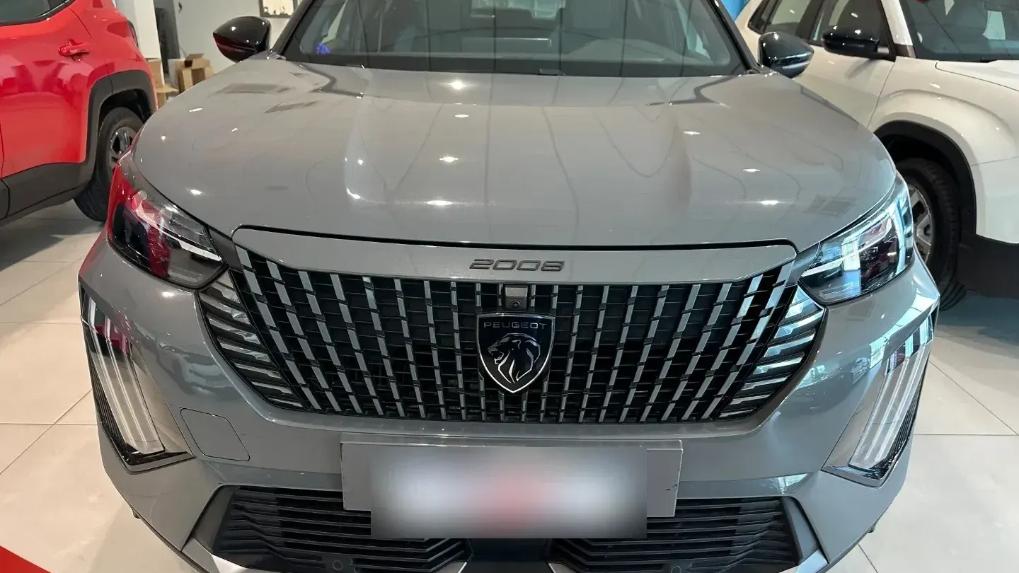 Peugeot 2008 PureTech 130 S&S EAT8 GT