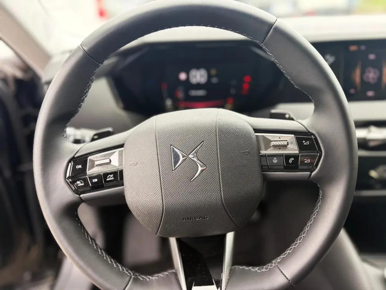 DS DS4 1.5 bluehdi Bastille Business 130cv auto foto 8