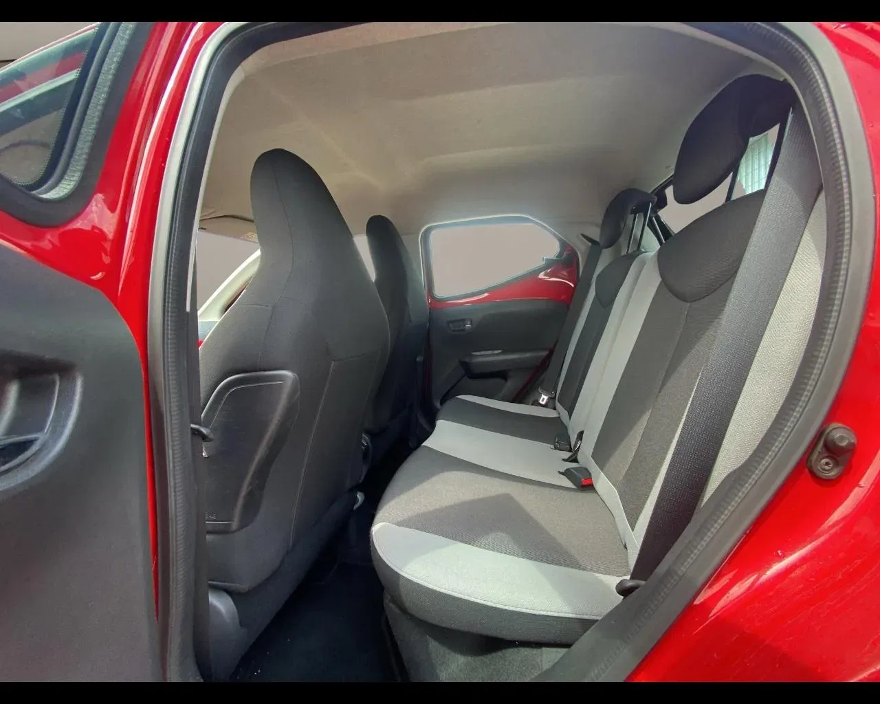 Toyota Aygo X Aygo 1.0 VVT-i 69 CV 5 porte x-cool MMT foto 16