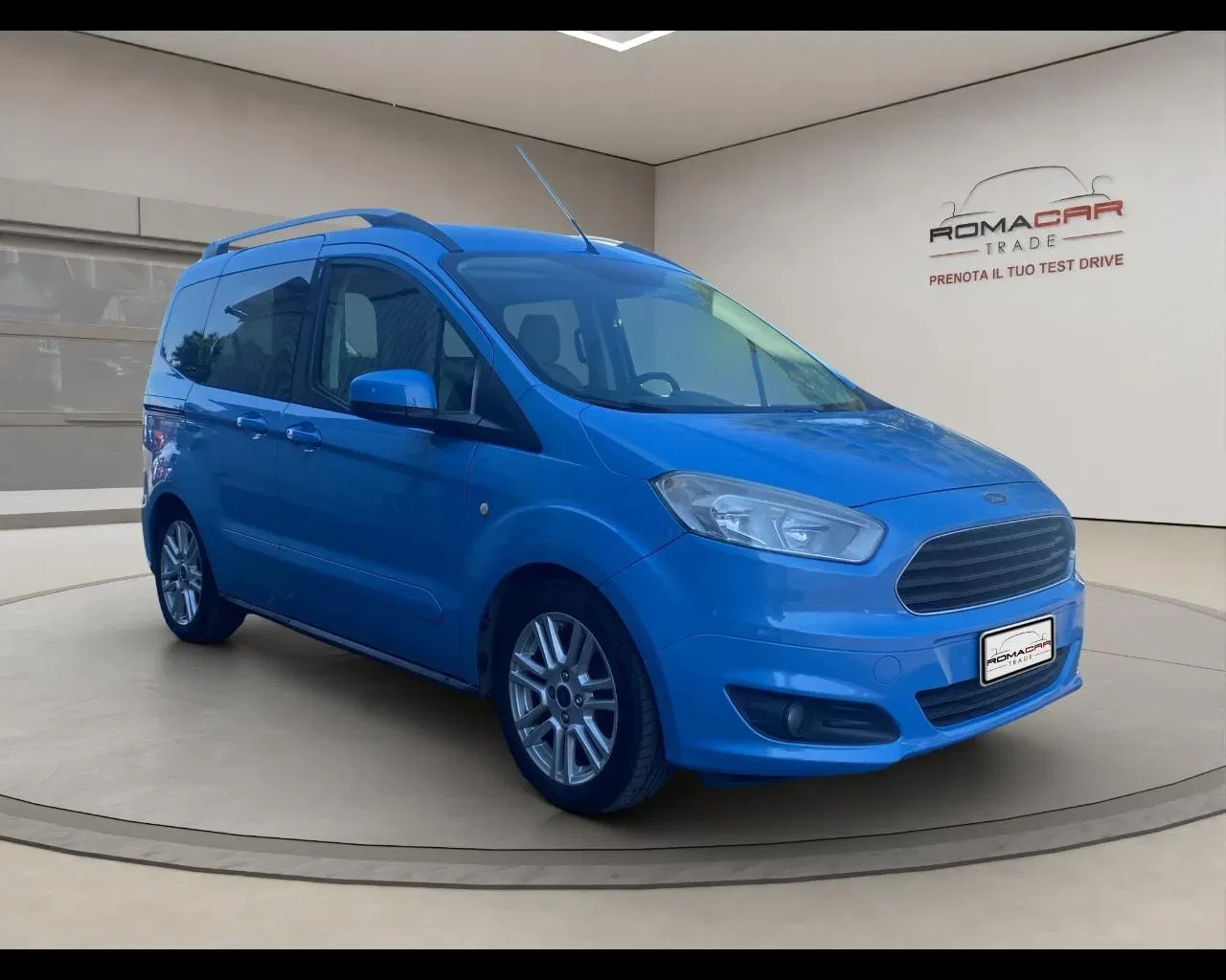 Ford Tourneo Courier 1.5 TDCI 75 CV Titanium foto 3