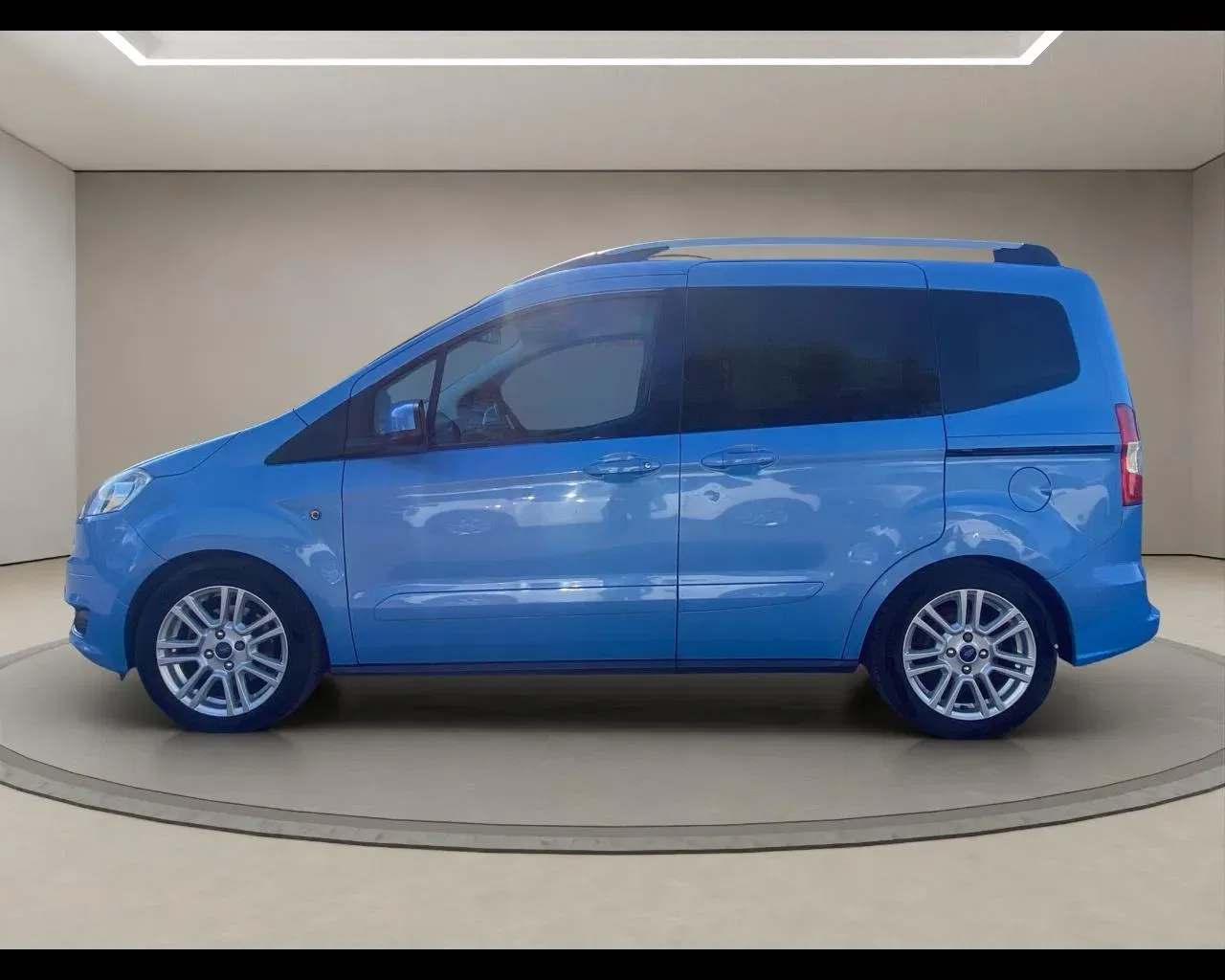 Ford Tourneo Courier 1.5 TDCI 75 CV Titanium foto 8