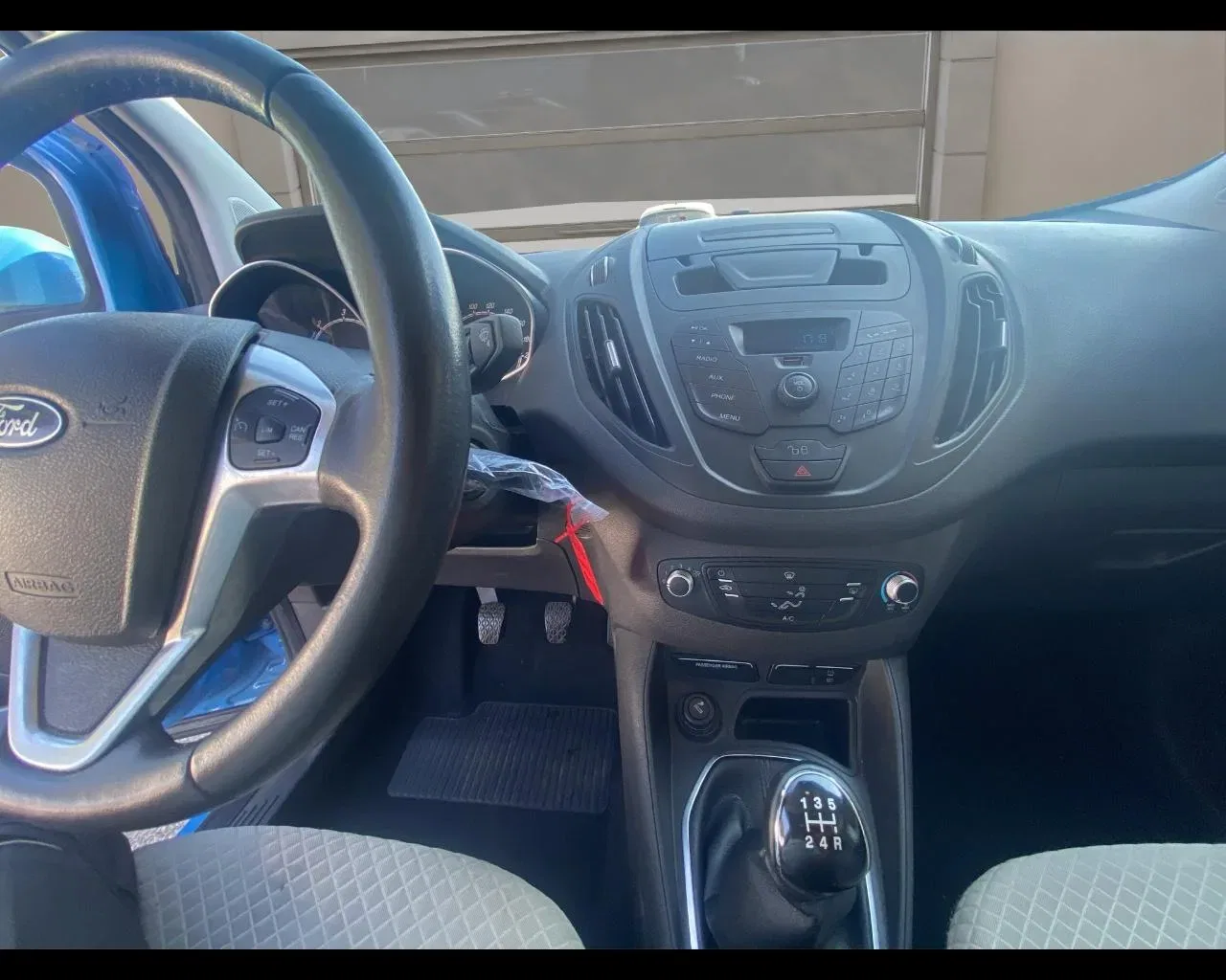 Ford Tourneo Courier 1.5 TDCI 75 CV Titanium foto 13