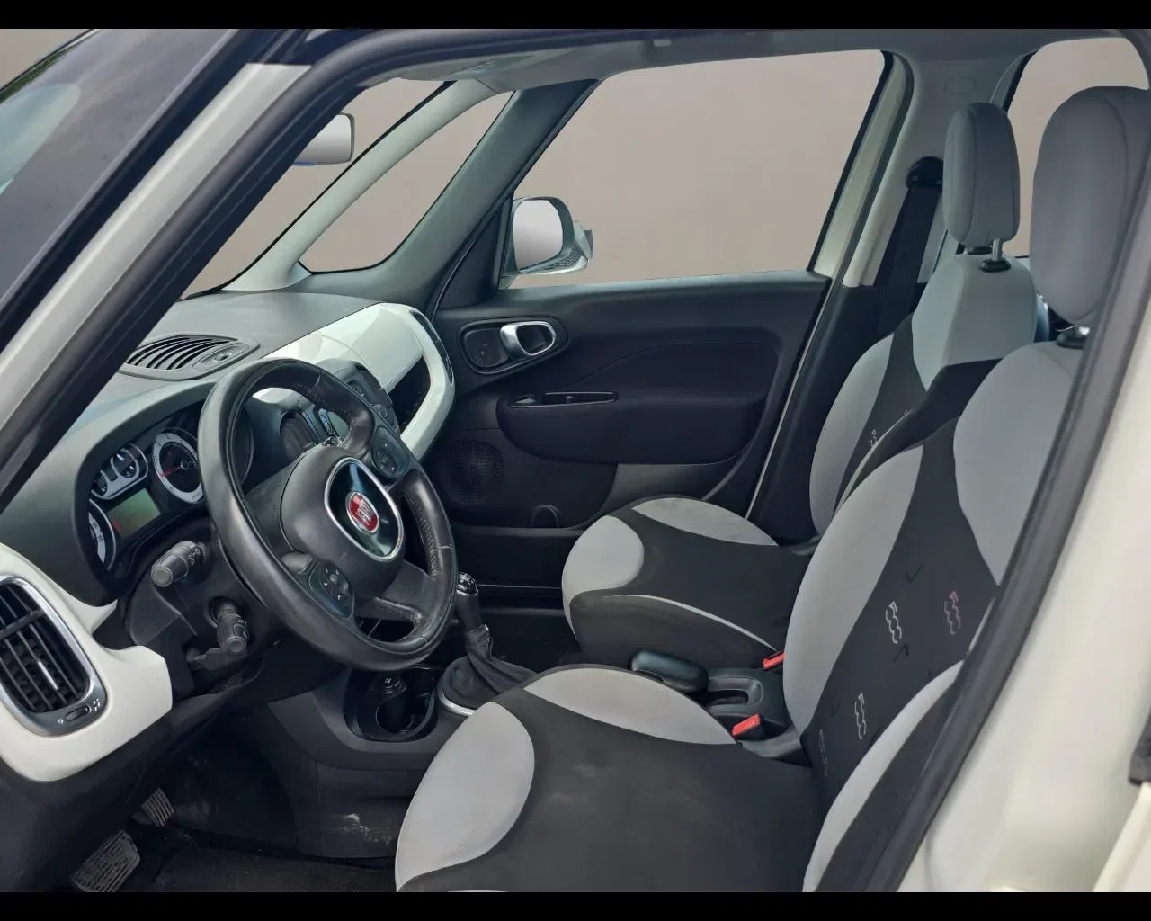 Fiat 500L 1.3 Multijet 85 CV Dualogic Pop Star foto 9