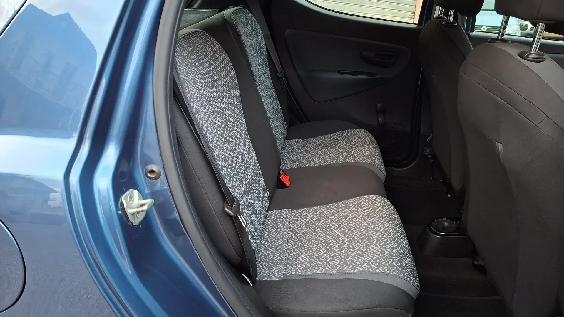 Lancia ypsilon