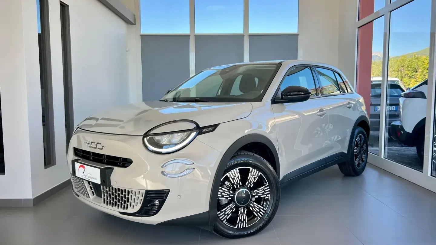 Fiat 600 Hybrid 145 CV DCT MHEV ICON