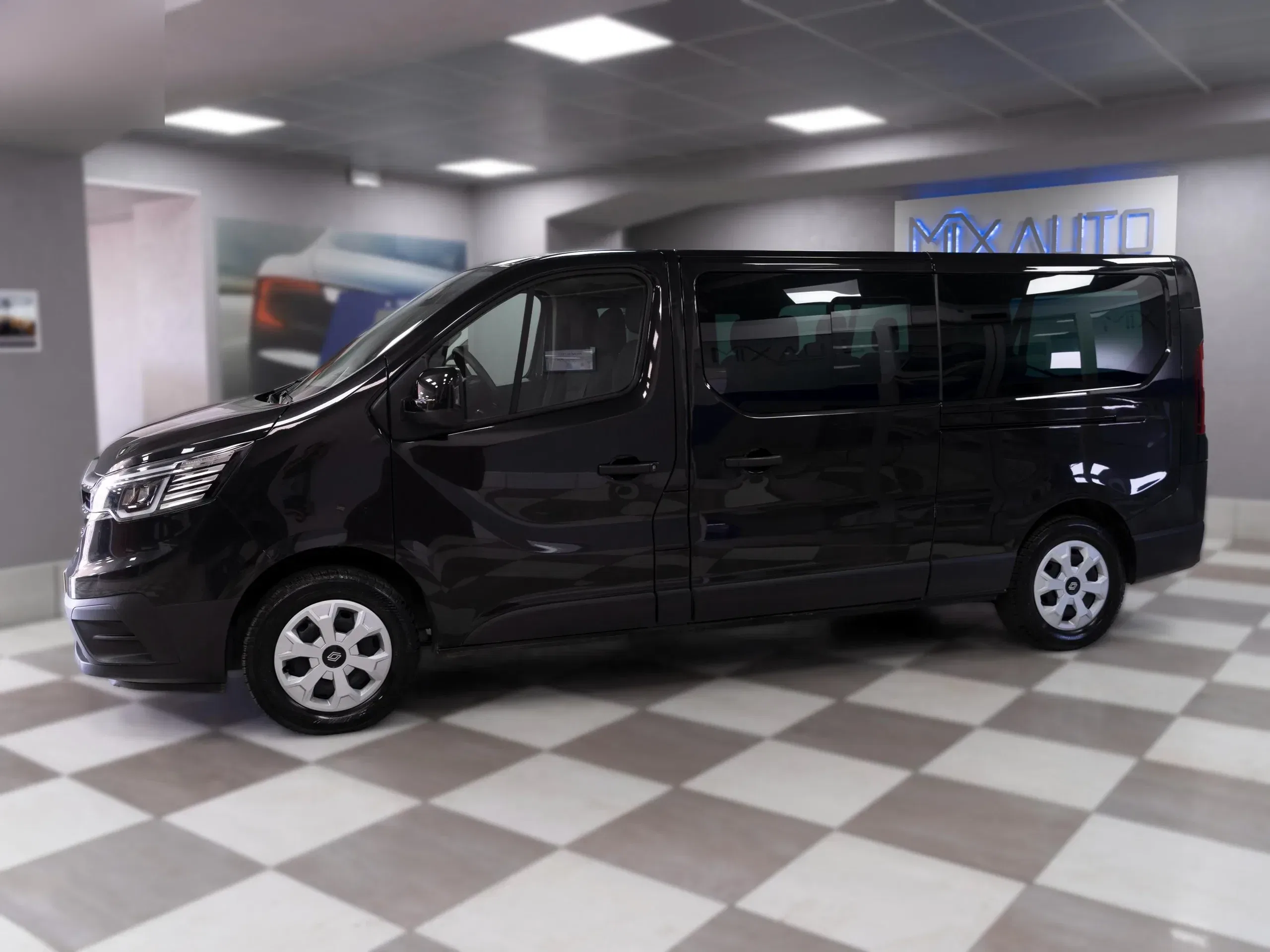 RENAULT Trafic Passenger 2.0 Blue DCI 150CV L2 Authentic foto 3