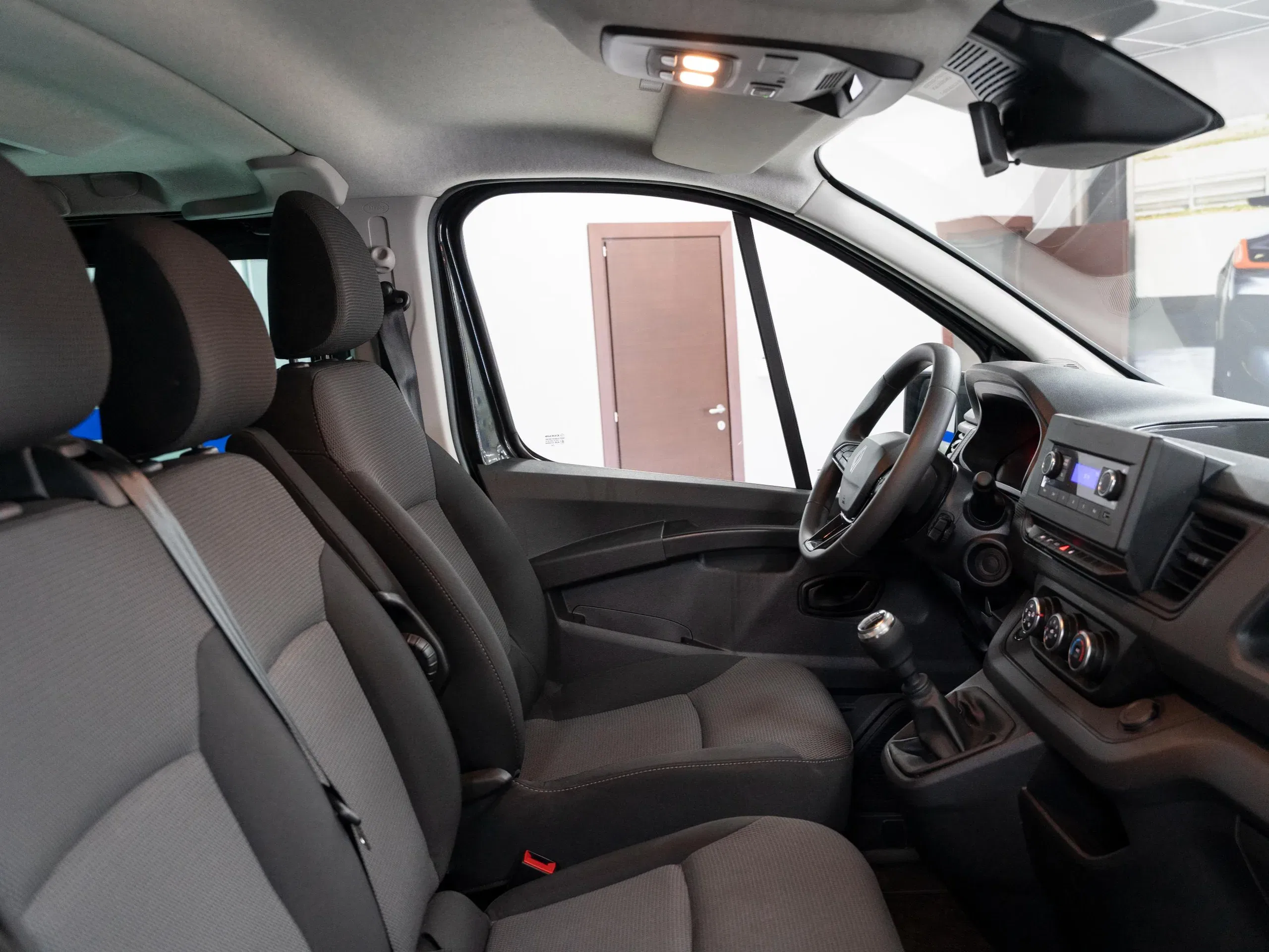 RENAULT Trafic Passenger 2.0 Blue DCI 150CV L2 Authentic foto 14