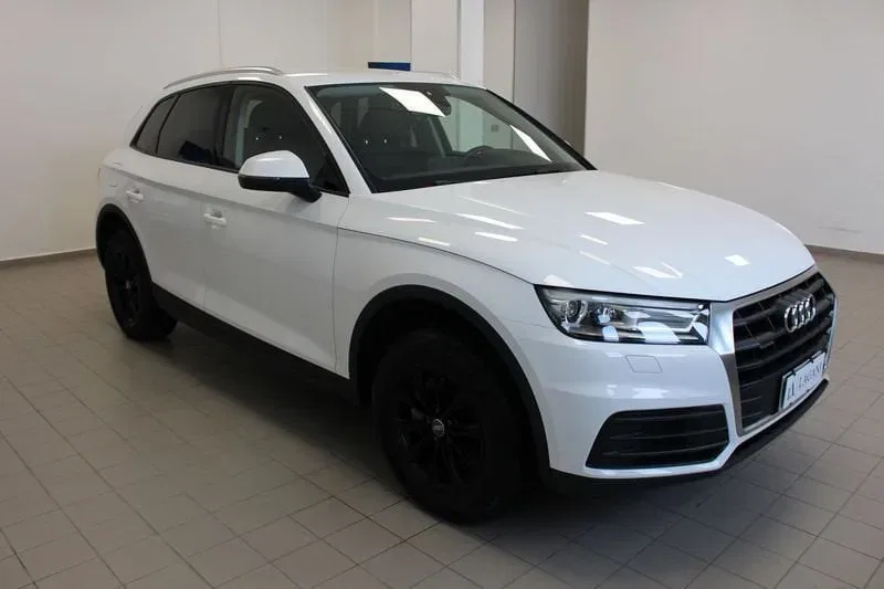 Audi Q5 35 TDI quattro S tronic Business Sport foto 3
