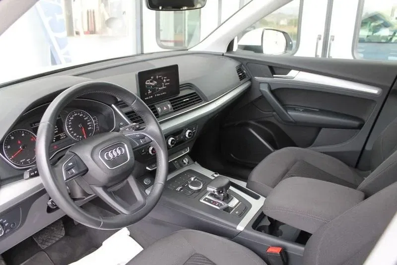 Audi Q5 35 TDI quattro S tronic Business Sport foto 7